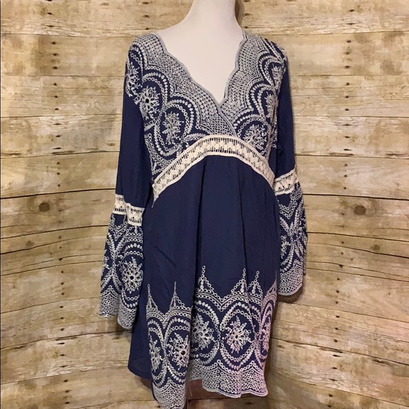 Velzera Dresses & Skirts - Blue cream lace dress
